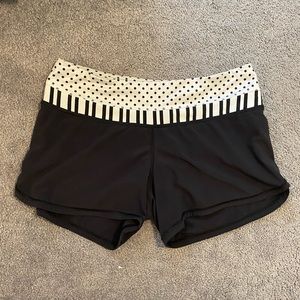 Lululemon groovy run/ speed short